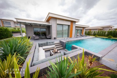 Villa 5+1 İstanbul, Türkiye №233924 - 1