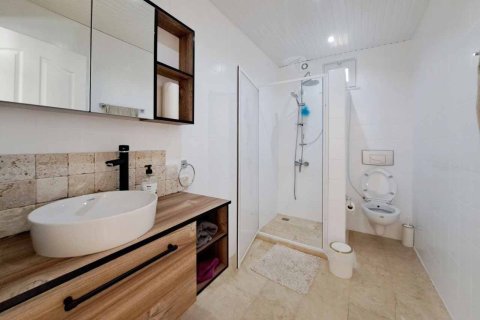 ویلا در  Alanya ، ترکیه 3 خوابه ، 200 متر مربع.  شماره 217335 - 21