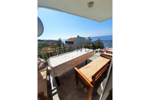 Продажа квартиры в Бююкчекмедже, Стамбуле, Турция 2+1, 80м2, №215097 – фото 4