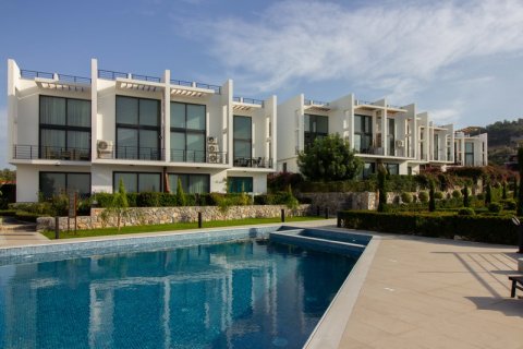 Продажа квартиры  в Гирне, Северный Кипр 2+1, 75м2, №211829 – фото 1