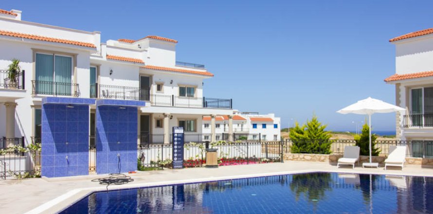 2+1 Apartment  in Girne, Northern Cyprus No. 211830