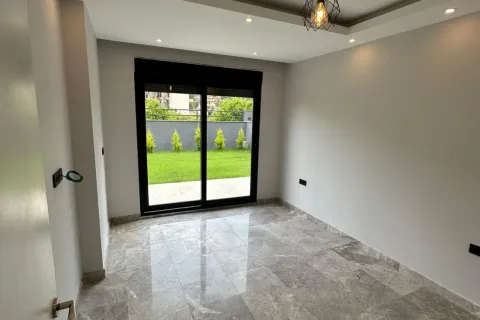 آپارتمان در  Aegean Region ، ترکیه 4 خوابه ، 605 متر مربع.  شماره 223774 - 3