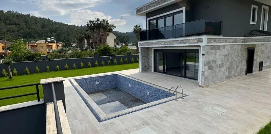 آپارتمان در  Aegean Region ، ترکیه 4 خوابه ، 605 متر مربع.  شماره 223774