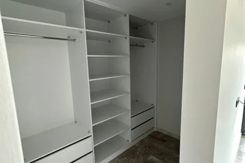 آپارتمان در  Aegean Region ، ترکیه 4 خوابه ، 605 متر مربع.  شماره 223774 - 4