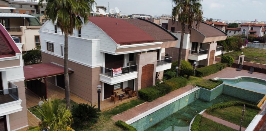 5+1 Villa  in Antalya, Turkey No. 221358
