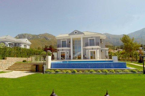 Продажа виллы  в Чаталкое, Гирне, Северный Кипр 3+1, 242м2, №213871 – фото 1