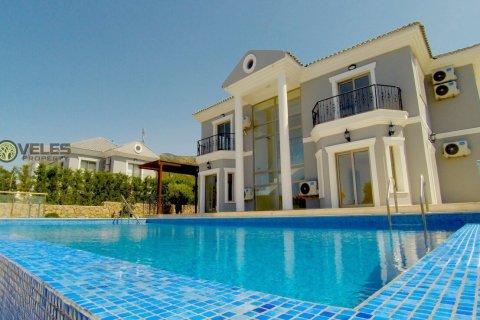 Продажа виллы  в Чаталкое, Гирне, Северный Кипр 3+1, 242м2, №213871 – фото 2