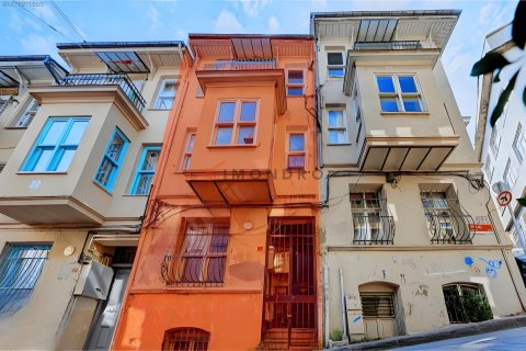 Villa for sale in Fatih, Istanbul, Turkey, 4 bedrooms, 140m2, No. 237761 – photo 2
