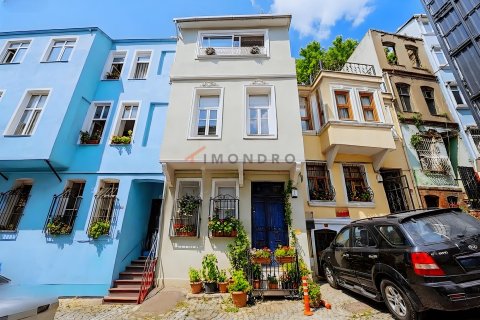 Apartment for sale in Fatih, Istanbul, Turkey, 1 bedroom, 130m2, No. 237762 – photo 1