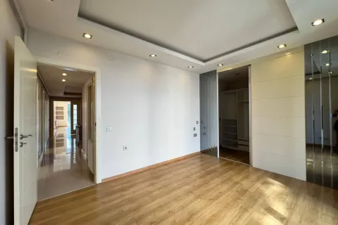 آپارتمان در  Mugla ، ترکیه 4 خوابه ، 280 متر مربع.  شماره 223513 - 12