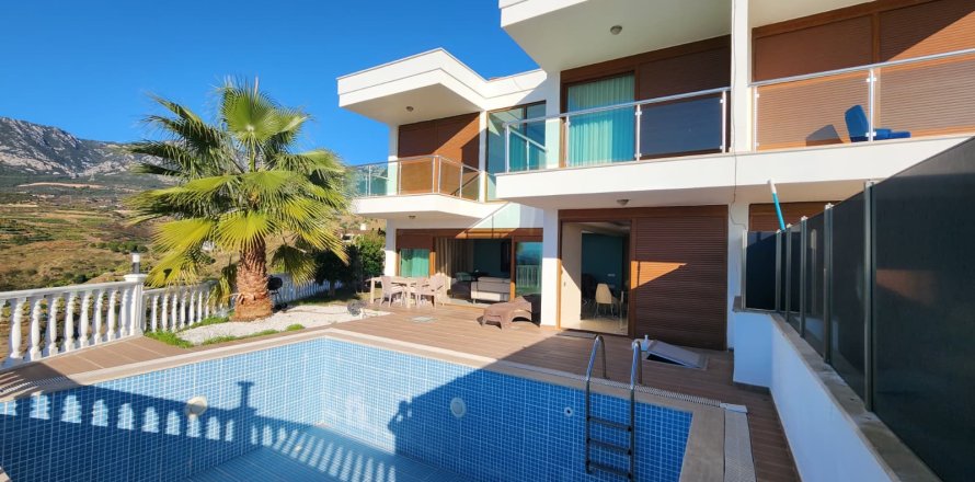 3+1 Villa  in Alanya, Antalya, Turkey No. 217799