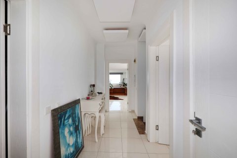 Продажа квартиры  в Кестеле, Анталье, Турция 3+1, 225м2, №232232 – фото 20