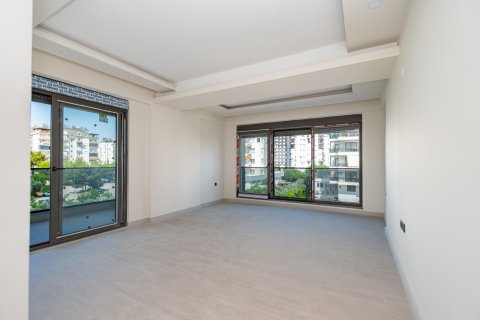 2+1 Apartment in Antalya, Turkey No. 215639