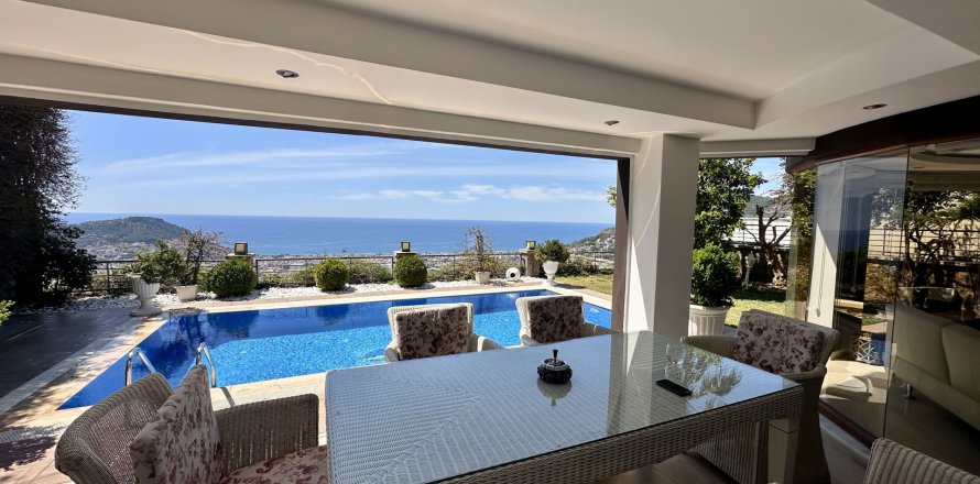 3+2 Villa  in Alanya, Antalya, Turkey No. 217824