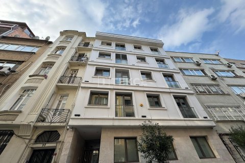 Аренда квартиры в Стамбуле, Турция 1+1, 95м2, №215112 – фото 1