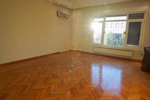 Villa for sale  in Istanbul, Turkey, 8 bedrooms, 600m2, No. 213215 – photo 1