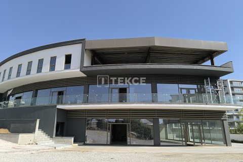 Аренда коммерческой недвижимости  в Аксу, Анталье, Турция, 1085м2, №213537 – фото 1