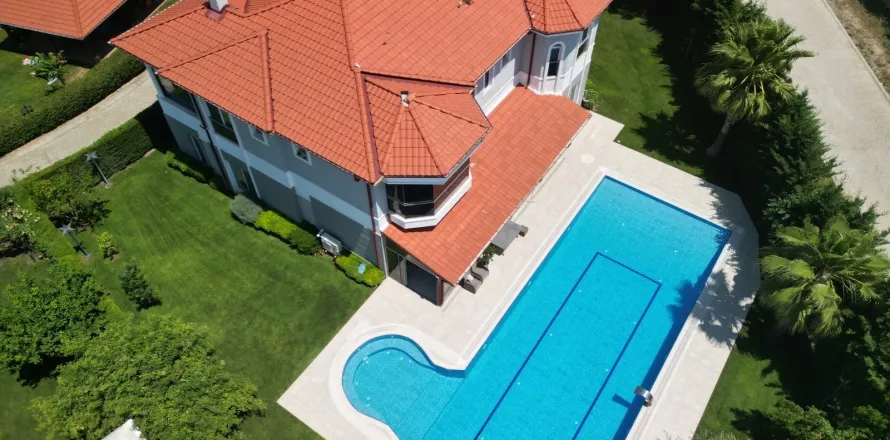 آپارتمان در  Mugla ، ترکیه 8 خوابه ، 450 متر مربع.  شماره 224082