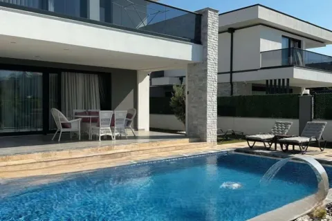 آپارتمان در  Aegean Region ، ترکیه 4 خوابه ، 160 متر مربع.  شماره 224080