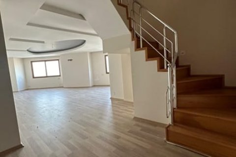 4+1 Lejlighed i Mersin, Tyrkiet Nr. 230520