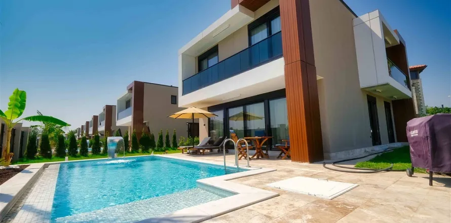 آپارتمان در  Aegean Region ، ترکیه 4 خوابه ، 450 متر مربع.  شماره 223938