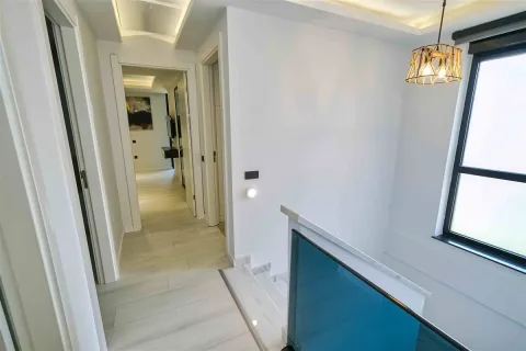 آپارتمان در  Aegean Region ، ترکیه 4 خوابه ، 450 متر مربع.  شماره 223938 - 30