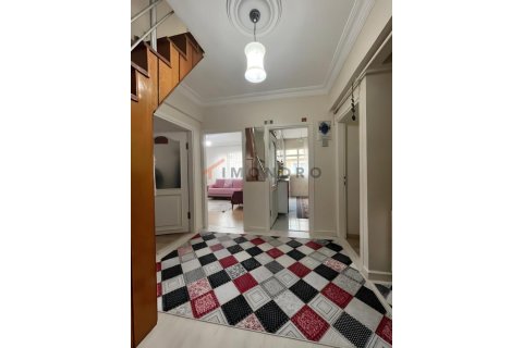 5+1 Leilighet  i Zeytinburnu, Istanbul, Tyrkia Nr. 215560 - 3