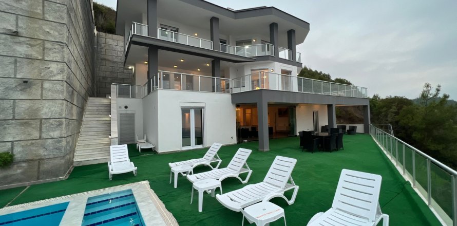 Villa 5+2 Alanya, Antalya, Türkiye №219730