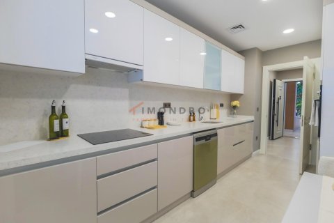 Продажа квартиры в Газиосманпаше, Стамбуле, Турция 2+1, 98м2, №217052 – фото 30