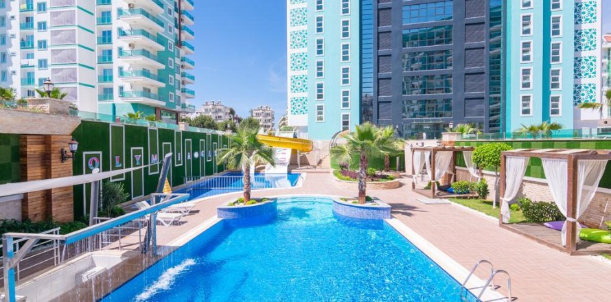 1+1 Apartment  in Mahmutlar, Antalya, Turkey No. 219761