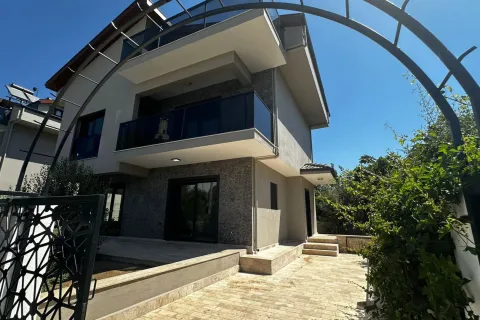 آپارتمان در  Avsallar ، ترکیه 4 خوابه ، 250 متر مربع.  شماره 223987