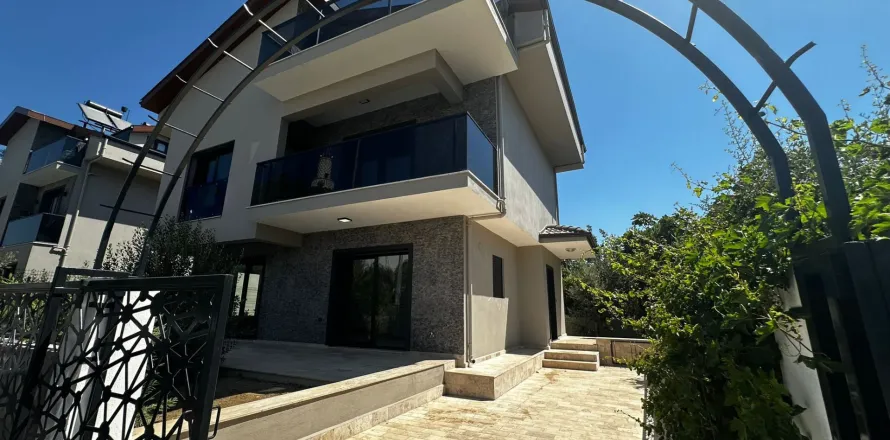 آپارتمان در  Avsallar ، ترکیه 4 خوابه ، 250 متر مربع.  شماره 223987