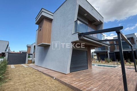 3+1 Villa  in Kusadasi, Aydin, Türkei Nr. 215499 - 3