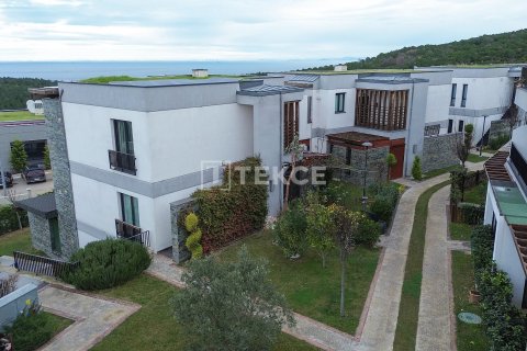 Apartment for sale in Yalova, Turkey, 2 bedrooms, 160m2, No. 217068 – photo 2