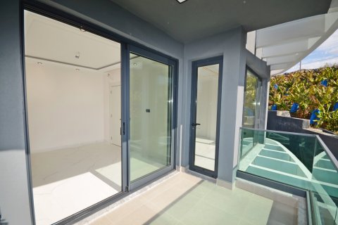 Аренда квартиры  в Аланье, Анталье, Турция 2+1, 90м2, №216610 – фото 28