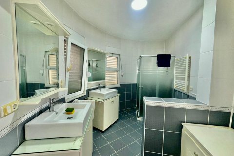 ویلا در  Mahmutlar ، ترکیه 3 خوابه ، 180 متر مربع.  شماره 217594 - 16