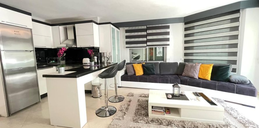 2+1 Apartment  in Oba, Antalya, Turkey No. 221386