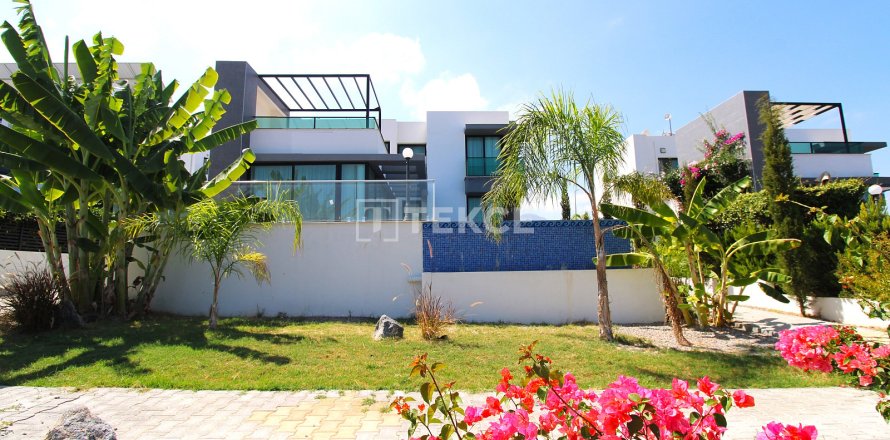 3+1 Villa  in Girne, Northern Cyprus No. 212310