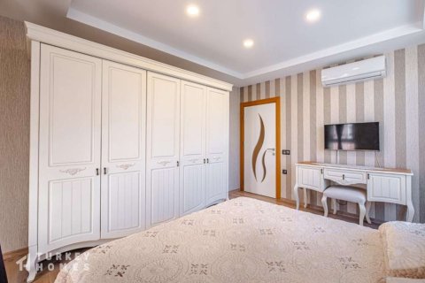 ویلا در  Antalya ، ترکیه 7 خوابه ، 300 متر مربع.  شماره 232621 - 19