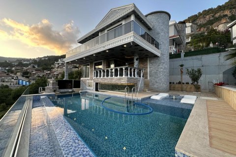 ویلا در  Alanya ، ترکیه 3 خوابه ، 300 متر مربع.  شماره 229581