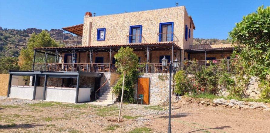 3+1 Villa  in Bodrum, Mugla, Turkey No. 216011