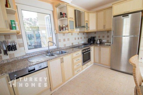ویلا در  Alanya ، ترکیه 4 خوابه ، 250 متر مربع.  شماره 232748 - 9