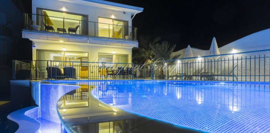 3+1 Villa in Fethiye, Mugla, Turkey No. 237769