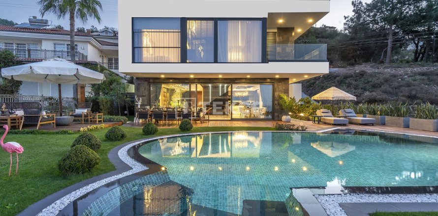 ویلا در  Alanya ، ترکیه 3 خوابه ، 297 متر مربع.  شماره 221619