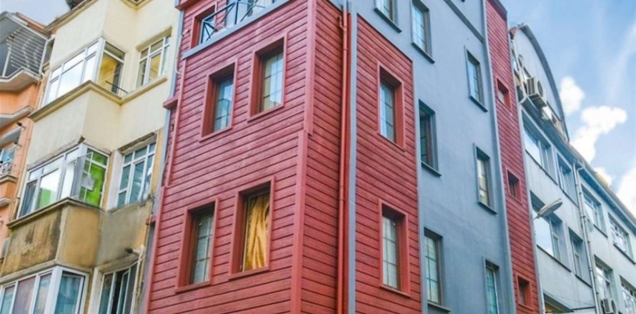 ملک تجاری در Istanbul ، ترکیه 168 متر مربع. شماره 232996