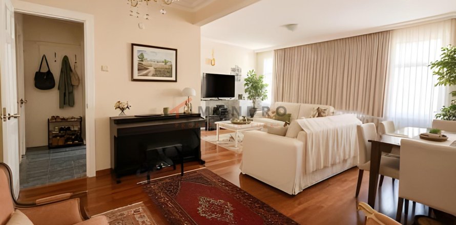 Квартира 3+1 в Бейоглу, Стамбул, Турция №237879