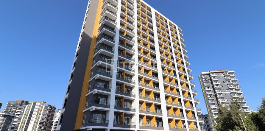 2+1 Apartment in Mezitli, Mersin, Turkey No. 228594
