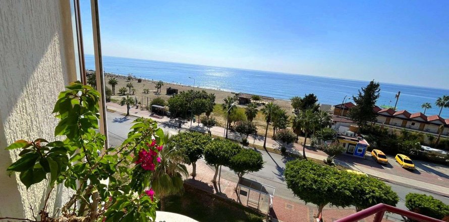آپارتمان در  Alanya ، ترکیه 3 خوابه ، 170 متر مربع.  شماره 233642
