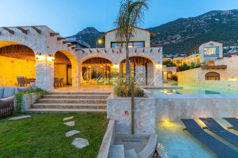 5+1 Villa  i Kalkan, Antalya, Tyrkiet Nr. 215941
