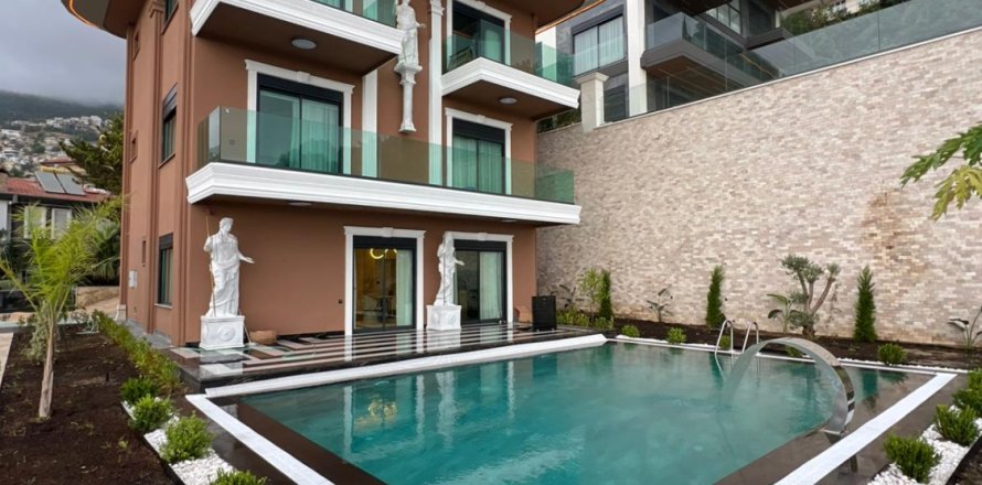 ویلا در  Alanya ، ترکیه 7 خوابه ، 360 متر مربع.  شماره 217321